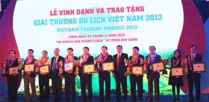 Lễ Vinh danh và Trao tặng Giải thưởng Du lịch Việt Nam 2012 (4/12/2013 tại Khách sạn Grand Plaza)